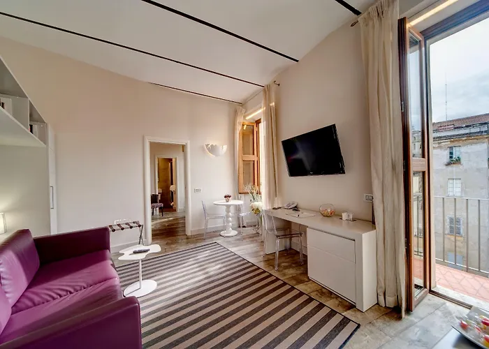Navona Palace Collection