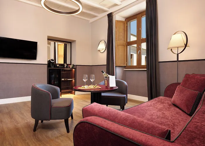 Navona Palace Collection